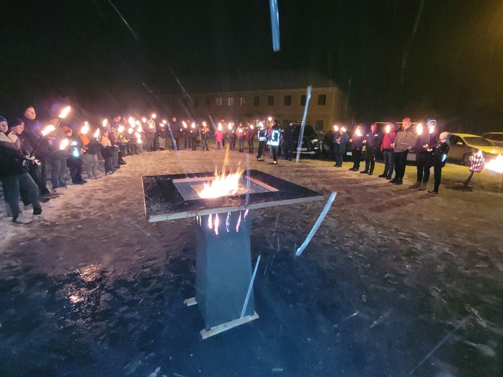 Stimmungsvolle Waldweihnacht der Amstettner Feuerwehrjugend