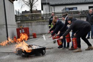 Read more about the article Viel Feuerwehr-Expertise für Landwirte bei 7. Brandschutzdialog