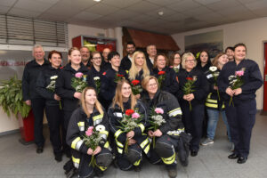 Read more about the article Valentinsgruß für Amstettner Feuerwehr-Frauen